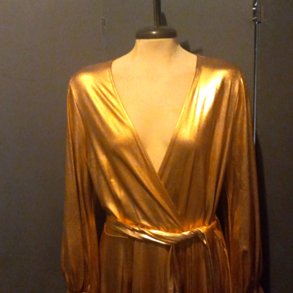 Luxe Dress - Picture 2 of 6